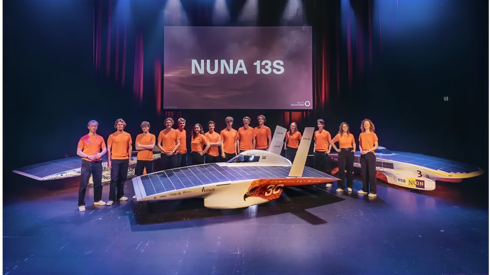 Coche solar Nuna 13S del Delft Solar Team con aletas verticales para el American Solar Challenge 2026