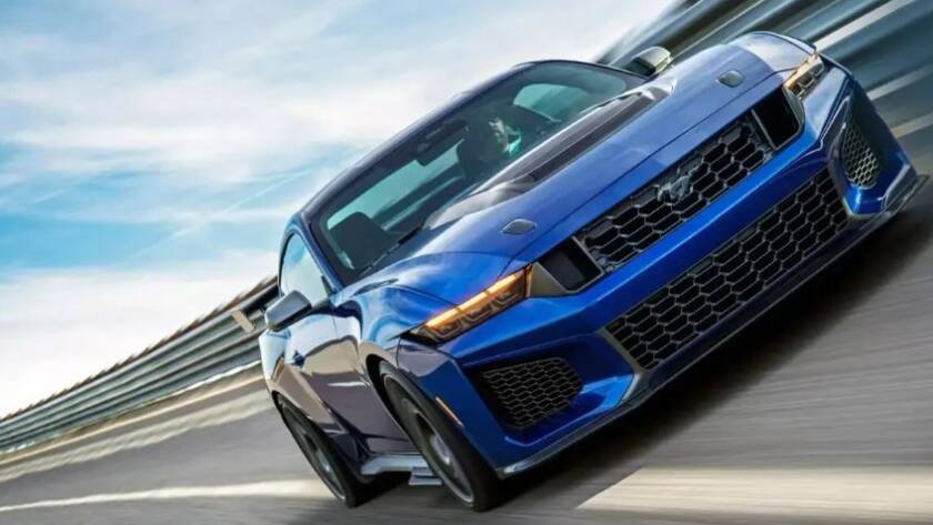 Cadillac CT5-V Blackwing F1 y Ford Mustang Dark Horse, ediciones limitadas de alto rendimiento 2026