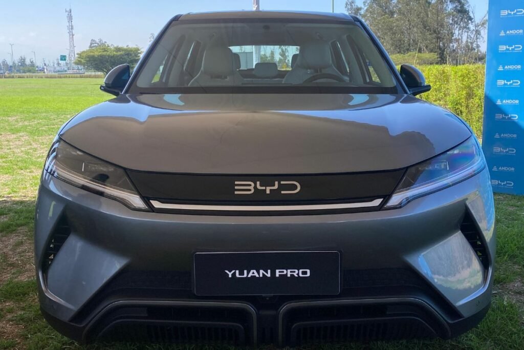 Ranking de carros más vendidos en Ecuador hasta abril de 2026 con modelo eléctrico BYD Yuan Pro