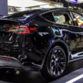 Tecnología Tesla: La actualización FSD V14.3.3 eleva la velocidad del Smart Summon