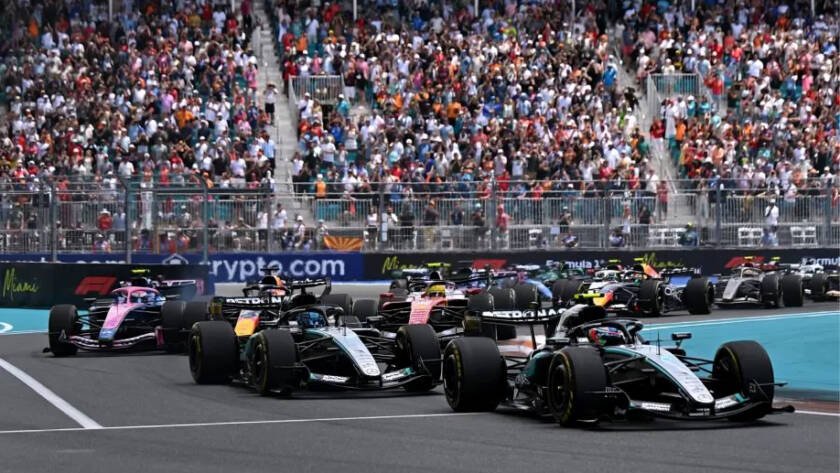 Kimi Antonelli celebra victoria en el GP de Miami F1 2026 — Antonelli gana el GP de Miami
