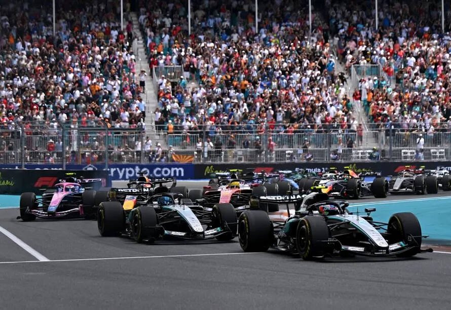 Kimi Antonelli celebra victoria en el GP de Miami F1 2026 — Antonelli gana el GP de Miami
