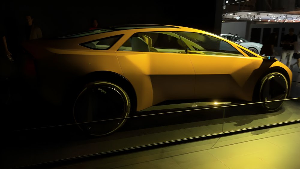 El Kia Vision Meta Turismo eléctrico debuta en BIMOS 2026 sin cifras técnicas pero con tres modos digitales, joystick y sim racing en el parabrisas.
