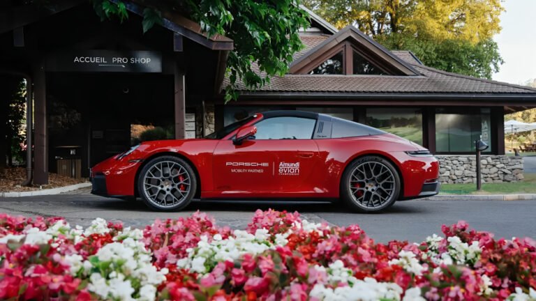 Imagen del Porsche 911 Targa 4 GTS Hybrid, modelo híbrido de 534 CV que combina el clásico diseño Targa con tecnología de propulsión electrificada.