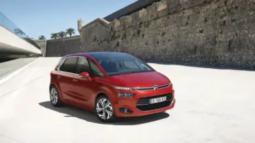 Citroën actualiza su gama: regreso del 2CV eléctrico y nuevo monovolumen