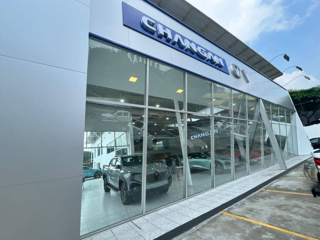 Nuevo concesionario de Changan en Ecuador como parte de su estrategia de expansión y fortalecimiento de servicio nacional.
