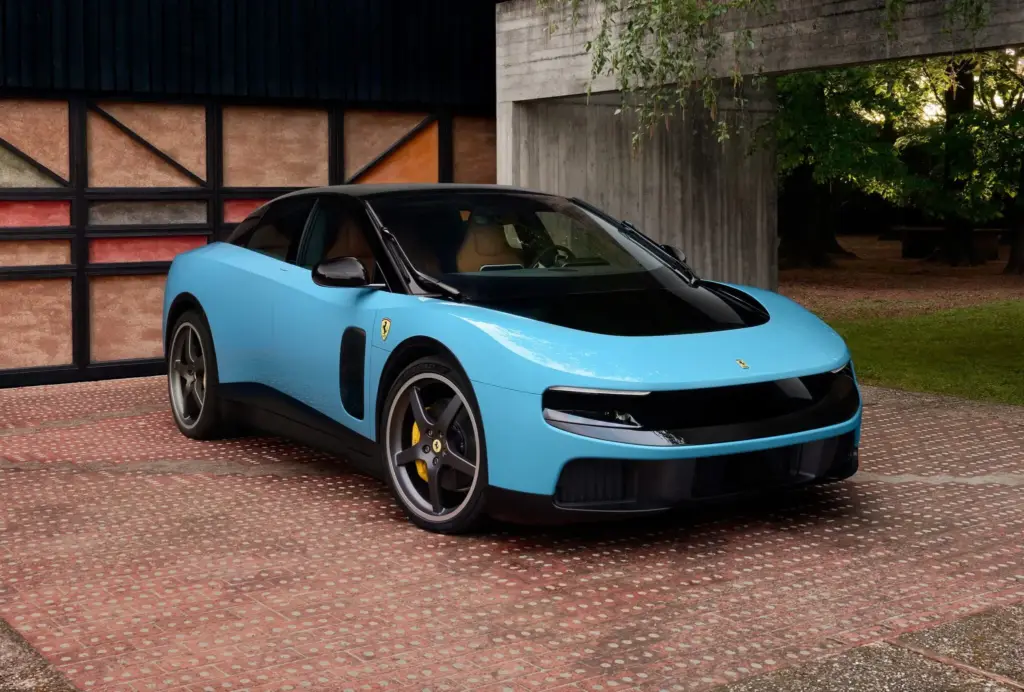 Ferrari Luce, primer modelo eléctrico de la marca de Maranello, en presentación oficial