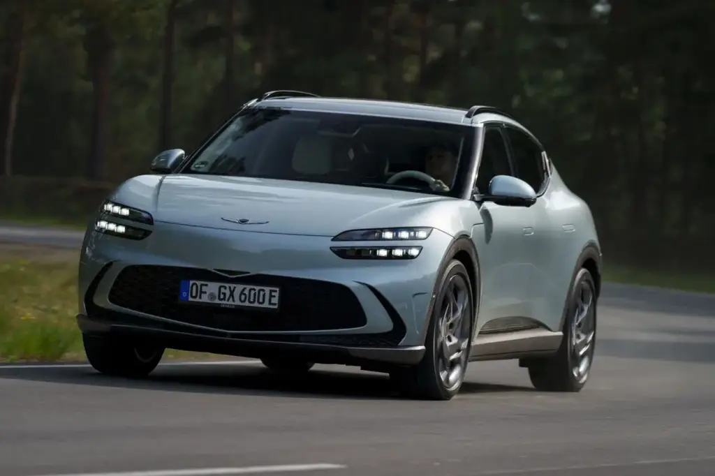 Genesis GV60, SUV eléctrico compacto de lujo con diseño moderno y prestaciones de alto rendimiento