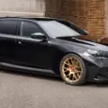 Estilo personalizado: El especialista KW Automotive transforma el diseño visual y la altura del nuevo BMW M5 Touring