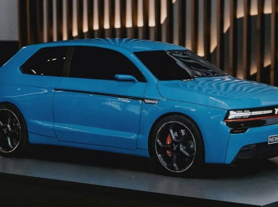 Maqueta oficial del nuevo Yugo, vehículo económico que llegará al mercado en 2027 con diseño inspirado en los años 80