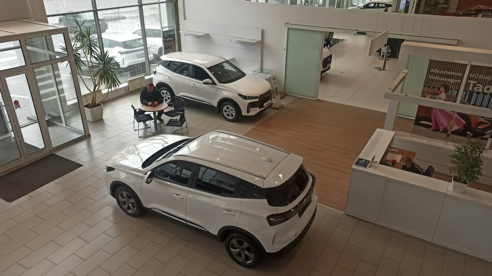 Descubre cuánto cuestan realmente los sedanes más baratos en Rusia en julio de 2026: Lada Granta, Vesta, Changan Alsvin, Belgee S50 y Solaris KRS.