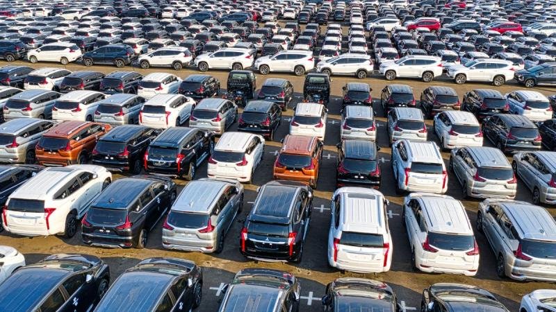 Gráfico sobre impacto de la hipercompetencia de marcas chinas en la rentabilidad del sector automotriz