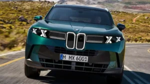 Presentación corporativa donde **BMW inundará el mercado con coches nuevos hasta 2027