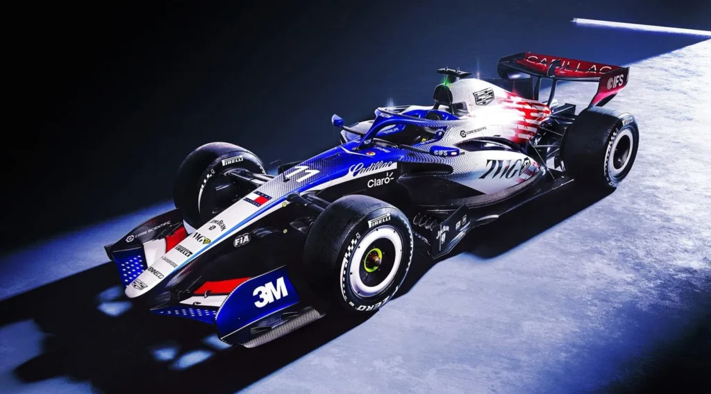 Librea especial de Cadillac F1 con colores de la bandera de Estados Unidos en el circuito de Silverstone