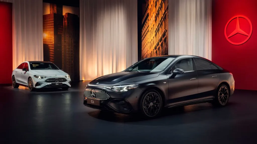 Línea de montaje automatizada en la fábrica de Rastatt ensamblando la carrocería del nuevo Mercedes GLA.