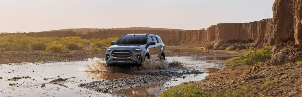 Isuzu MU-X equipado con tecnología ADAS para una conducción segura en carretera y ciudad.