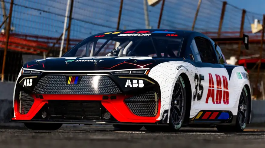 Concept car de carrera 100% eléctrico desarrollado por ABB y NASCAR con carrocería sostenible y alta potencia