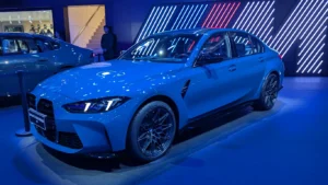 Presentación en salón automotriz de la edición conmemorativa del M3 en versiones Sedán y Touring.