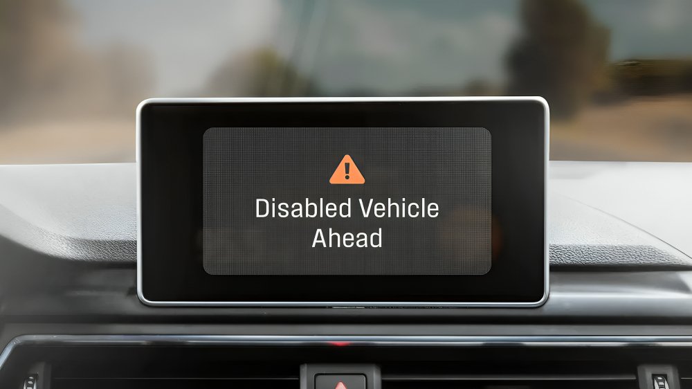 Mazda integra la red Safety Cloud para alertar sobre vehículos averiados en carretera
