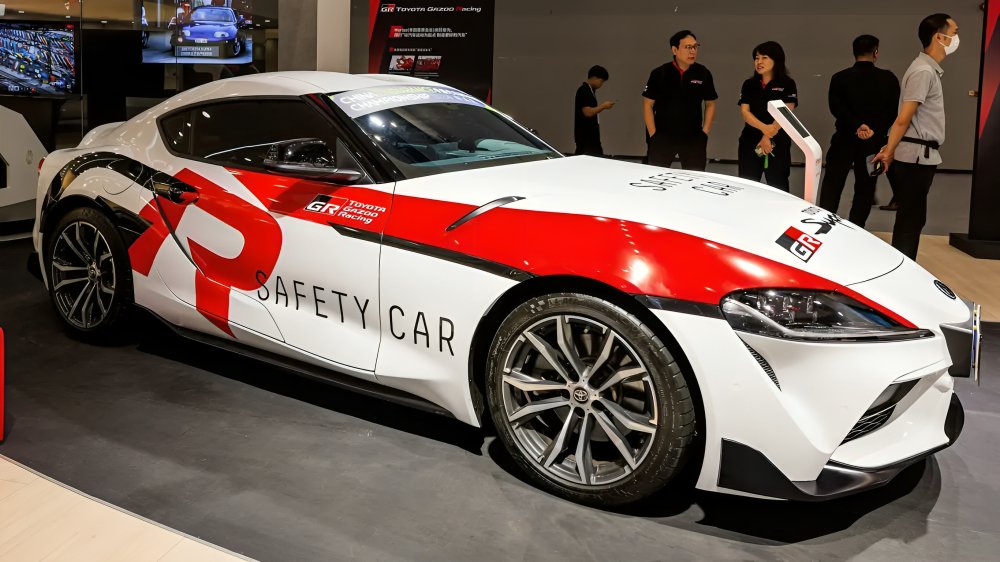 Toyota amplia la llamada a revision del GR Supra 2.0T en China a 58 unidades por un defecto en el motor de arranque. La reparacion sera gratuita.