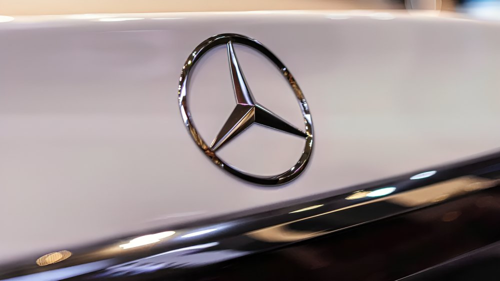 Descubre el nuevo Mercedes Clase C Estate: actualización técnica con versión PHEV de 395 CV, 100 km de autonomía eléctrica y maletero de 490 litros.