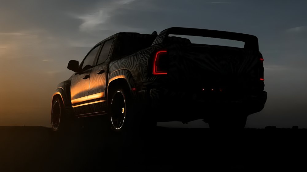 Hennessey prepara el Maximus, una Ram Rumble Bee SRT de 1032 CV pensada para superar los 320 km/h con nuevo kit aerodinámico y alerón desmontable.