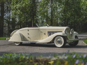 El emblemático Duesenberg J de Clark Gable expuesto tras triunfar en el Concurso de Elegancia de Pebble Beach.