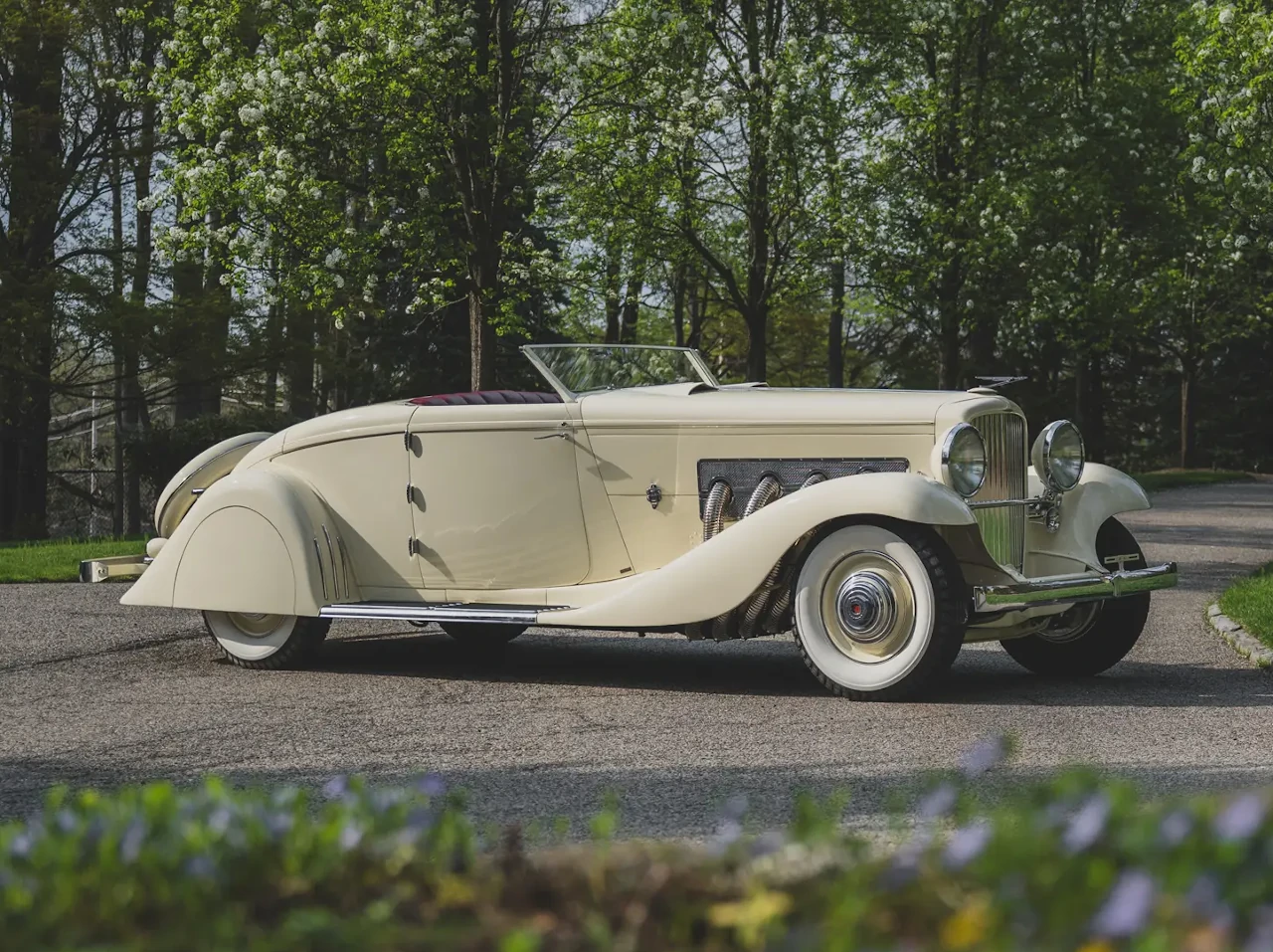 El legendario automóvil de la estrella de Hollywood se consagra en Pebble Beach mientras el mercado de clásicos alcanza cifras récord