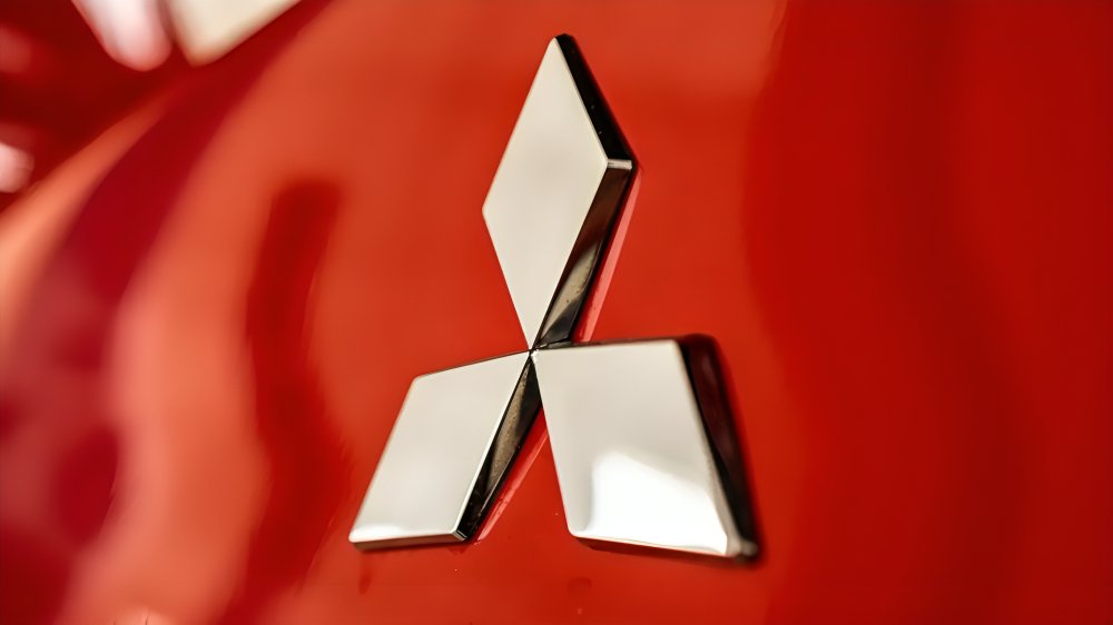 Conoce la nueva Mitsubishi Triton Sertoes: una edición limitada todoterreno equipada de fábrica con snorkel, baca y rampas por un gran precio.