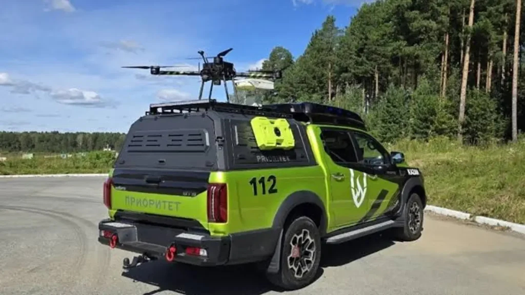 Presentación oficial y equipamiento de la camioneta de rescate Sollers ST9.
