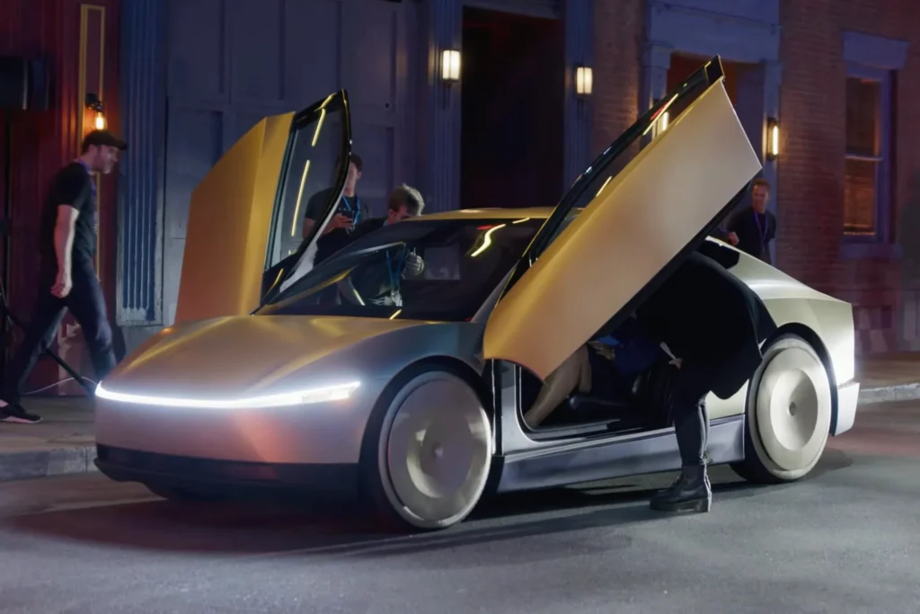 El vehículo eléctrico Tesla Cybercab robotaxi sin volante ni pedales operando para flotas comerciales.