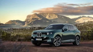 Nuevo BMW X5 xDrive40d diésel generación G65 en salón automotriz