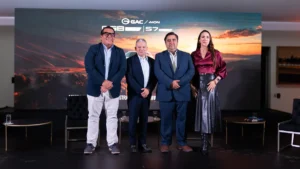Ejecutivos de GAC Ecuador y LATAM Pass en la presentación de la alianza