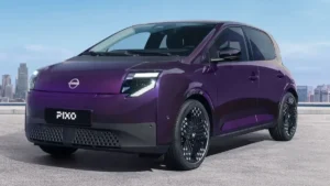 Nissan Pixo eléctrico urbano filtrado en color morado antes de su presentación oficial
