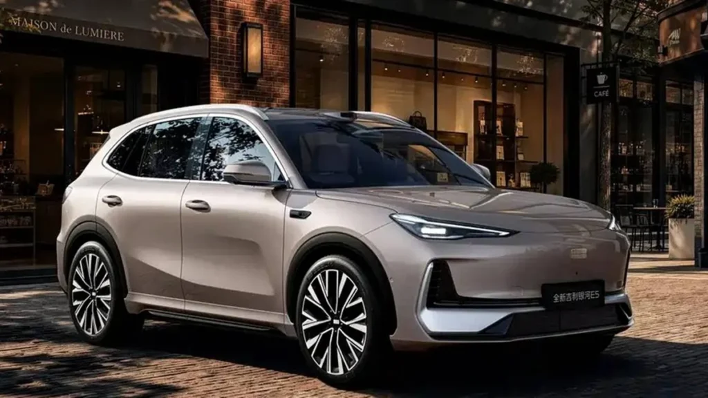 Frontal del SUV eléctrico Geely E5 con diseño aerodinámico y sensor LiDAR en el techo