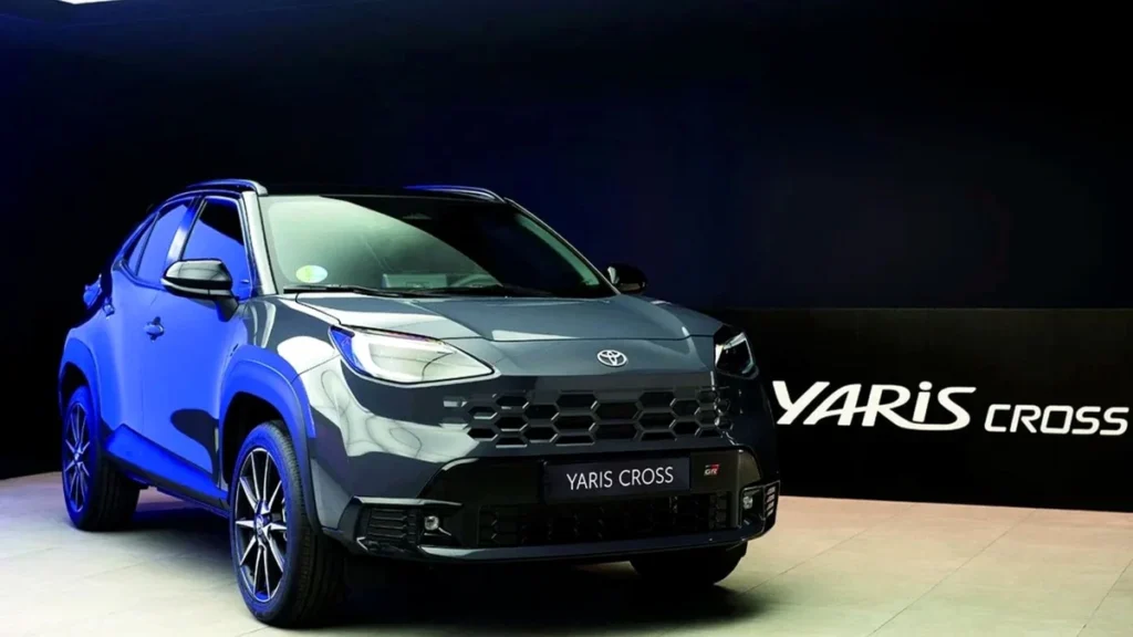 Nuevo Toyota Yaris Cross 2027 en entorno urbano