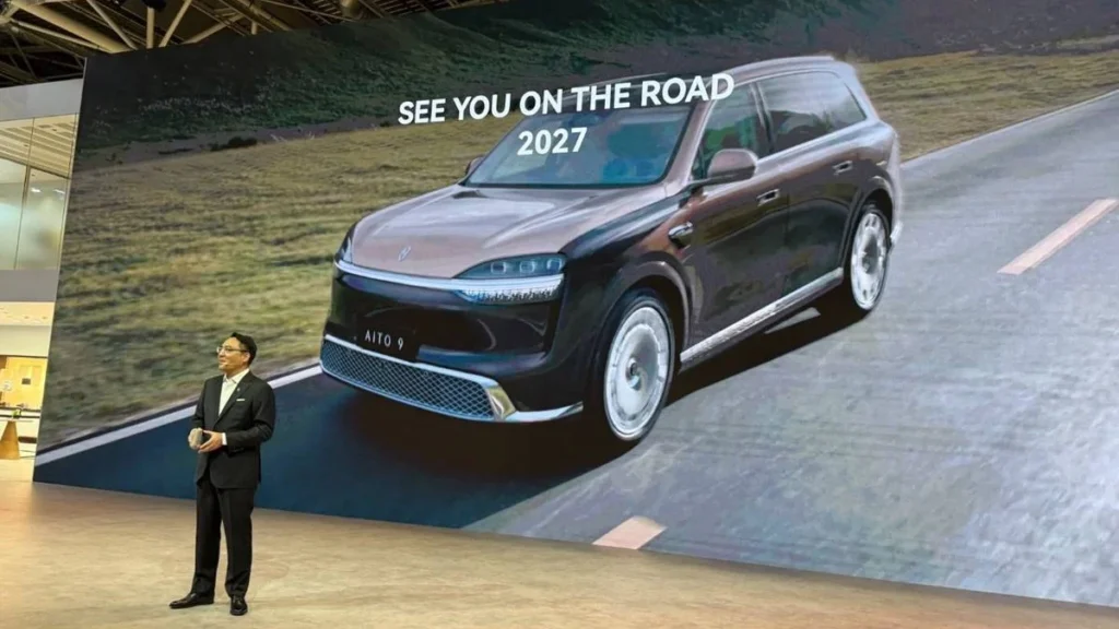 SUV eléctrico premium de la marca Aito en el estand del Salón de París