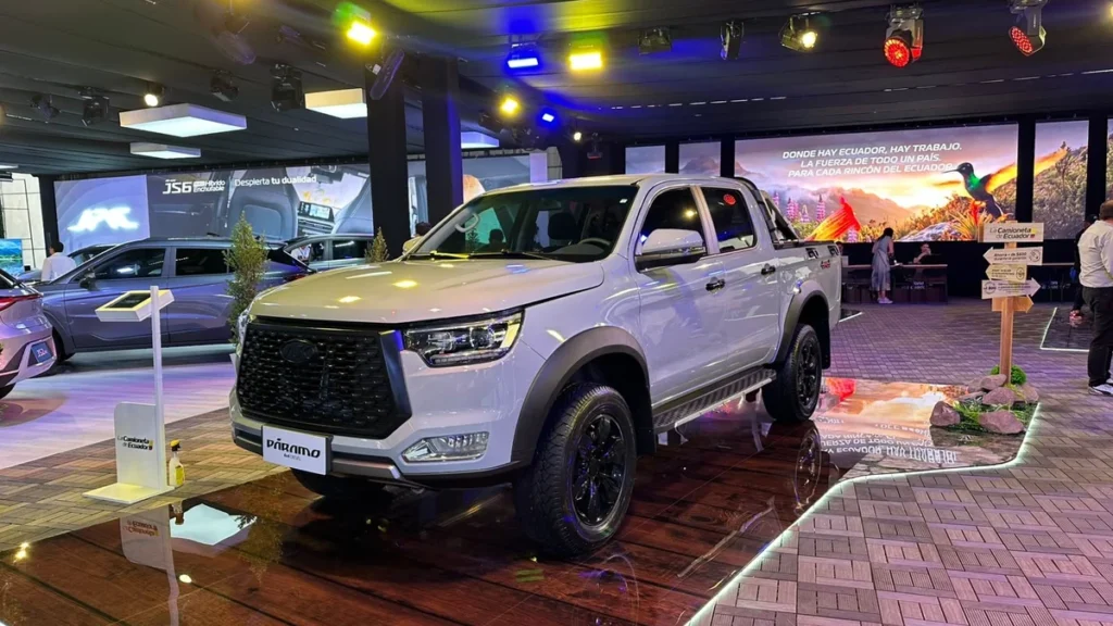 Exhibición de La Camioneta del Ecuador en Automundo 2026