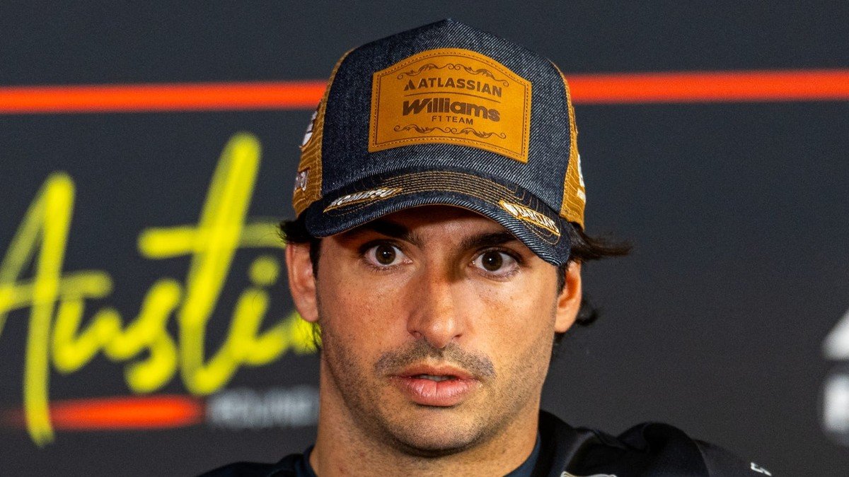 Carlos Sainz critica con firmeza el criterio de la FIA tras su toque en Austin