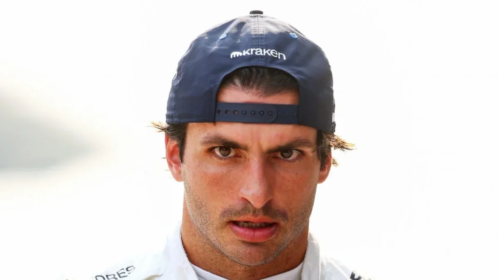 Carlos Sainz en el garaje de Williams durante la temporada de Fórmula 1