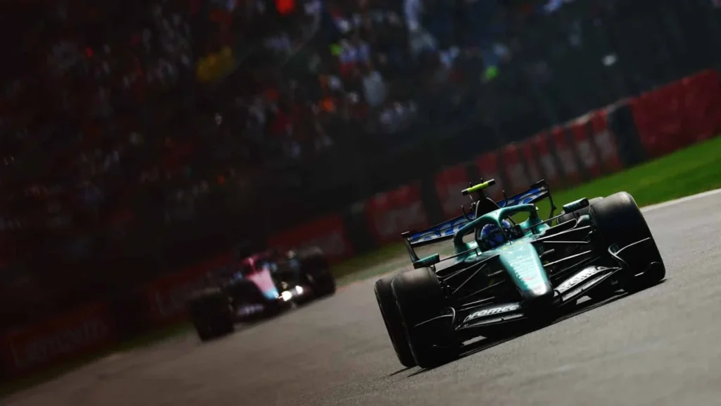 Ferrari de Charles Leclerc marcando el mejor tiempo en pista en México