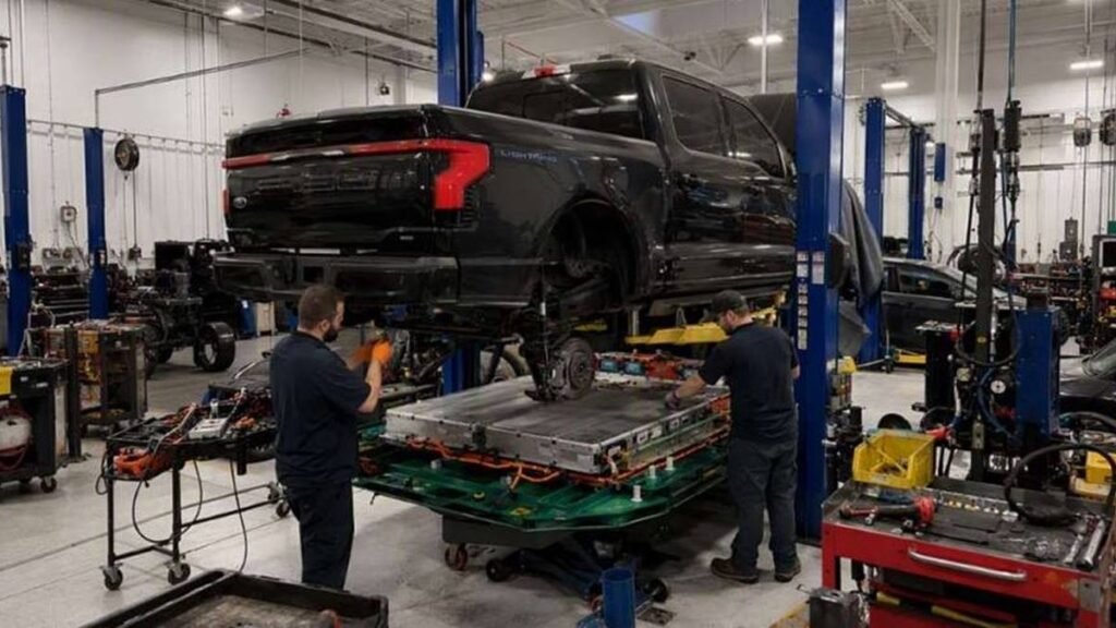Ford F-150 Lightning supera 376.000 km y repara su batería por costo accesible