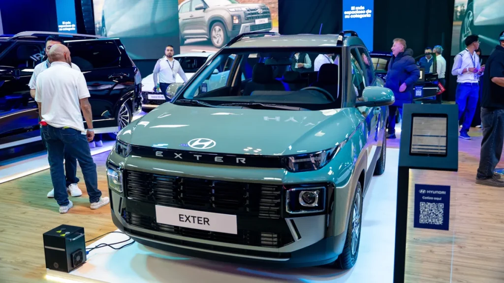 Nuevos SUVs Hyundai EXTER y Creta en exhibición en Automundo