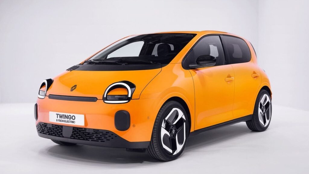 Renault Twingo E-Tech suma techo panorámico Twingobay y asistente Gemini