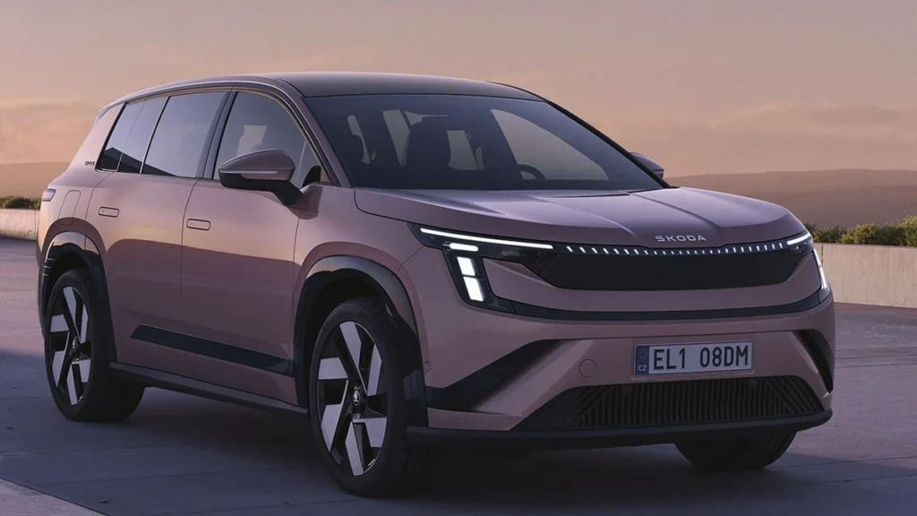 Estand de Skoda en el Salón de París con el prototipo Peaq en exhibición